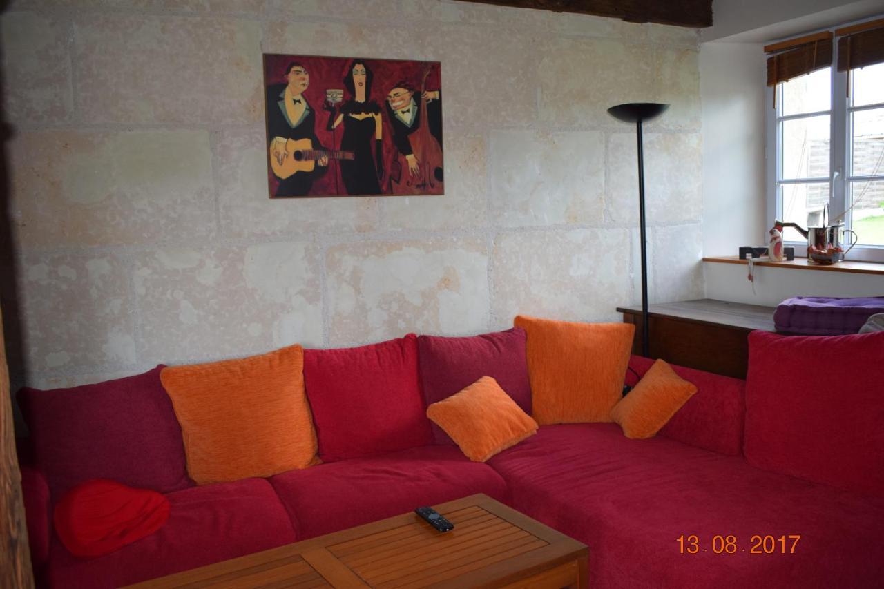 Bed and Breakfast Au Calme Houssay  Экстерьер фото